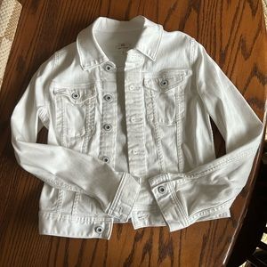 AG ADRIANO GOLDSCHMIED white denim jacket. NWOT. NEVER WORN M